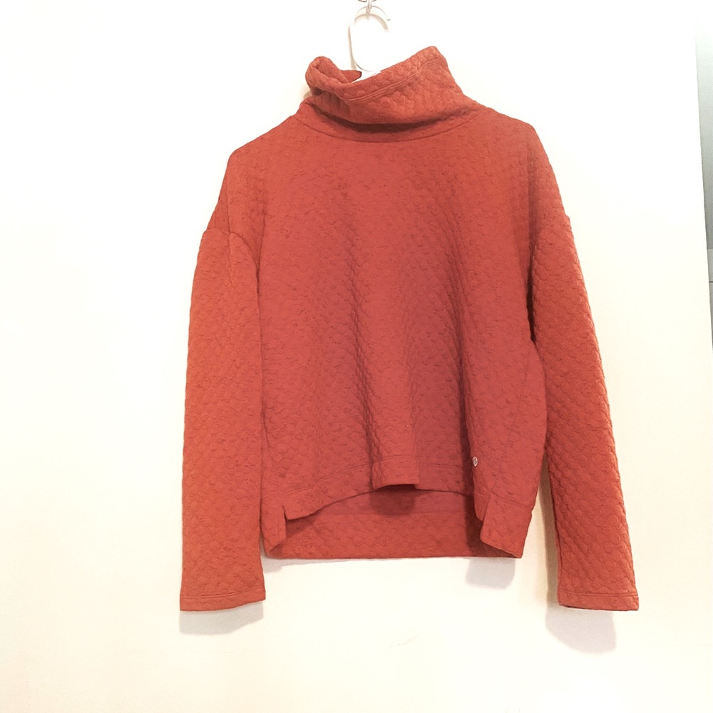 Women’s rust funnel neck sweatshirt